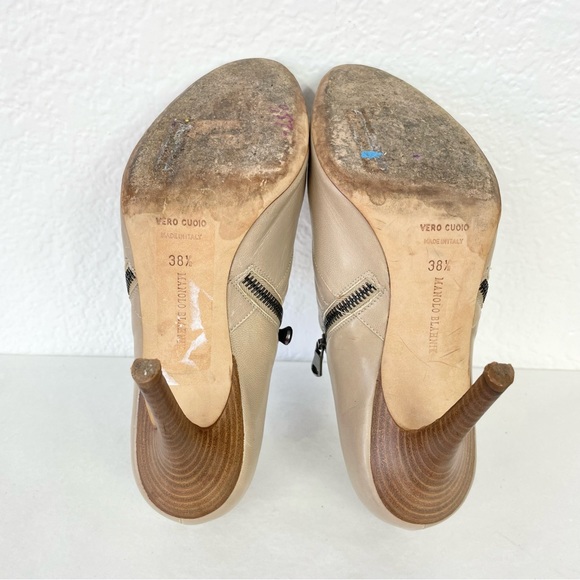 {Manolo Blahnik} Taupe Leather Zippered Peep-Toe Ankle Booties, Size 38.5 - Picture 8 of 9